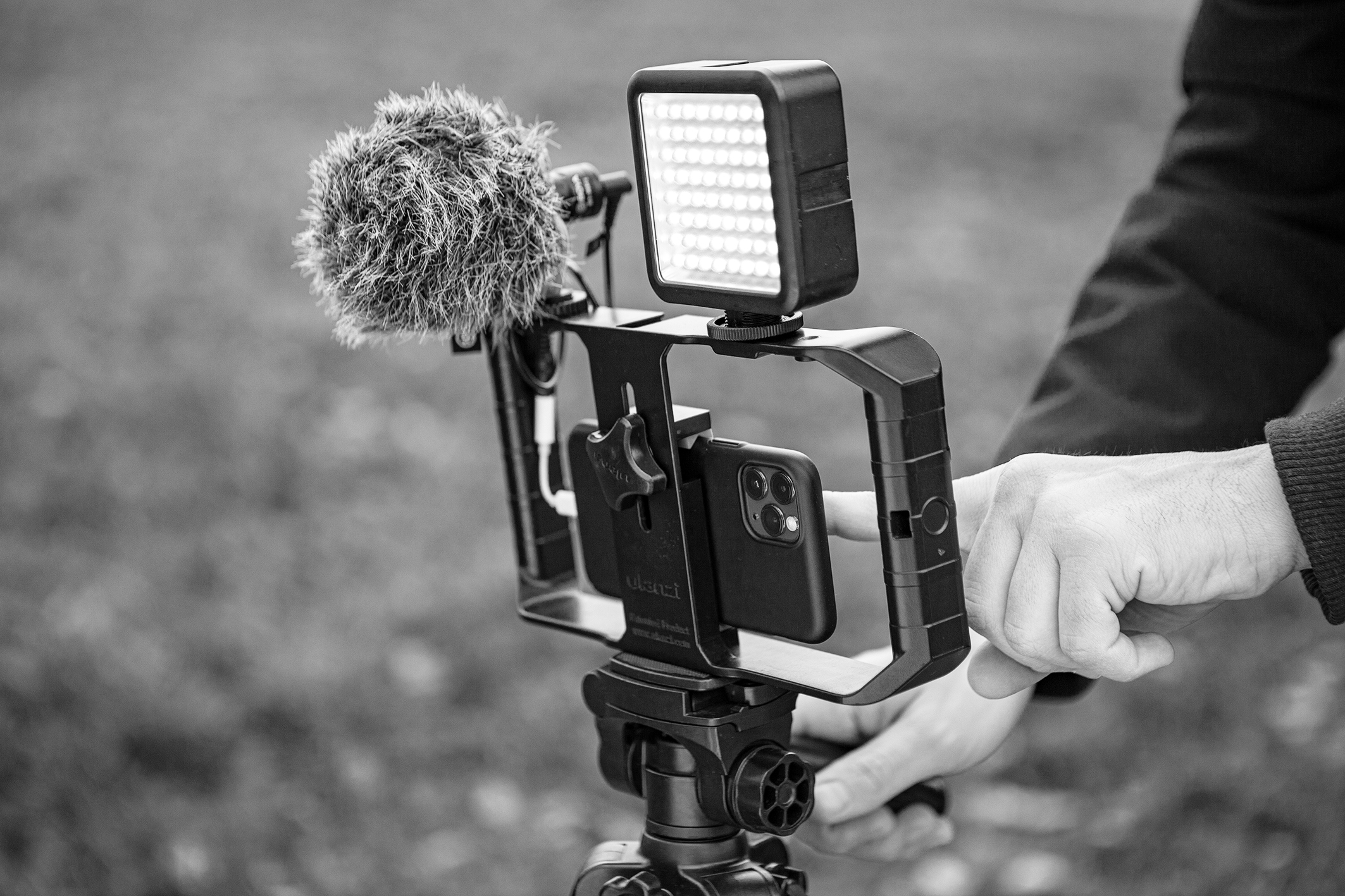 Smartphone Videotechnik, Handy mit Stativ und Mikro
